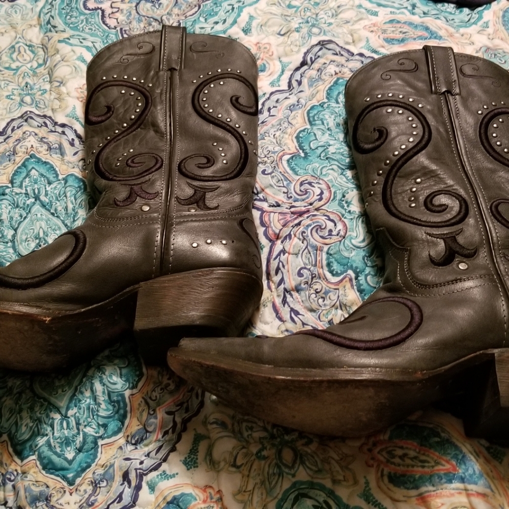Caborca black boots 7.5
